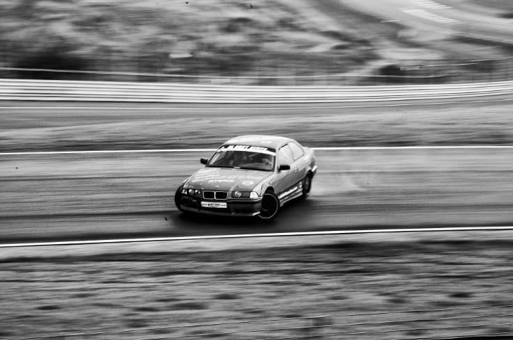 Photo of BMW E36 drifting through corner by Hardleers